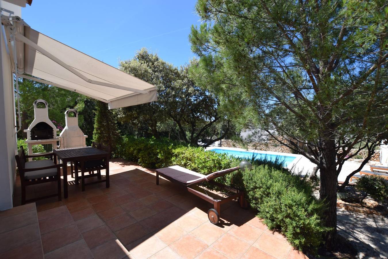 House in Mandre with Private Parking in Mandre, Pag