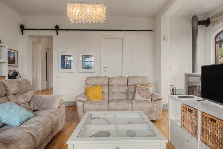 Appartamento intero, Casa Paradiso a Porto Valtravaglia in Porto Valtravaglia, Lago Maggiore (Lombardia)