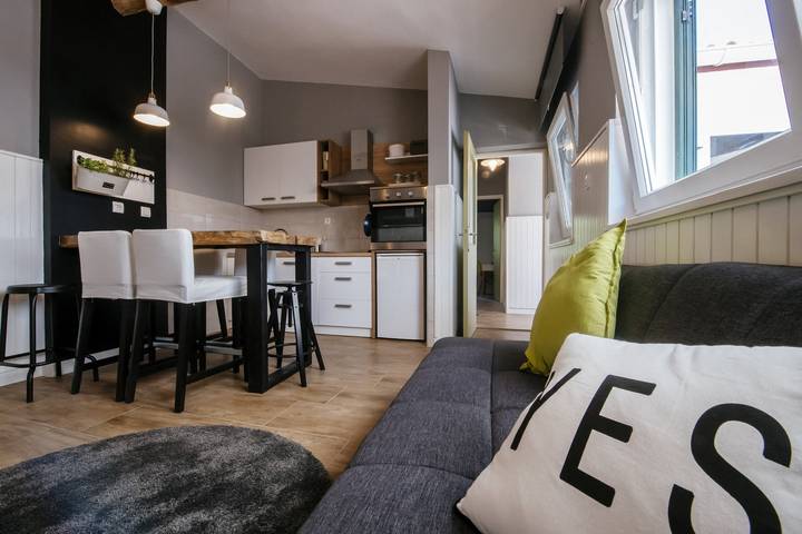 Ferienwohnung für 6 Personen, mit Balkon und Terrasse in Razanac - 2