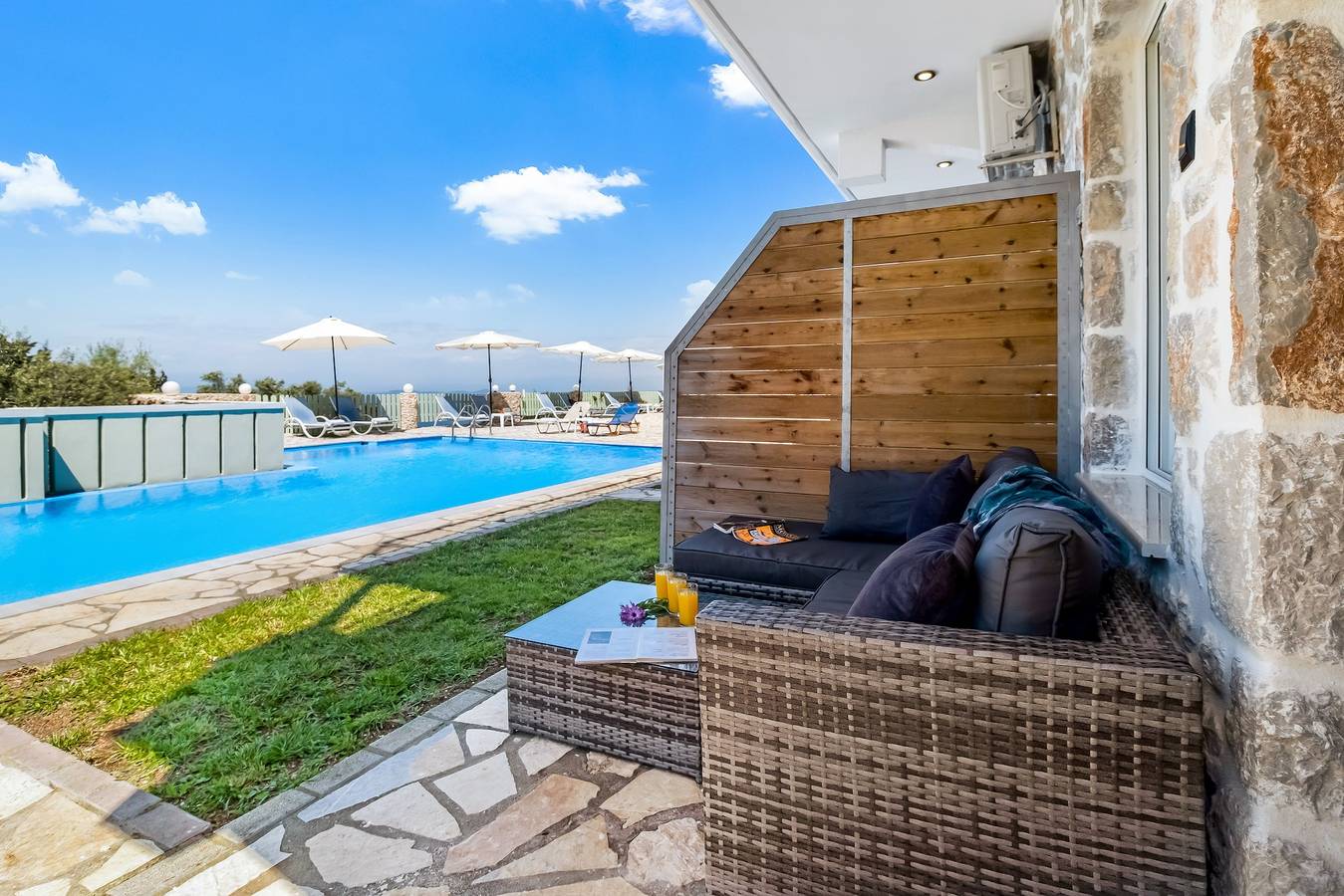 Entire apartment, Apartment "Superior Apartment A" close to the Beach with Shared Pool & Wi-Fi in Greece