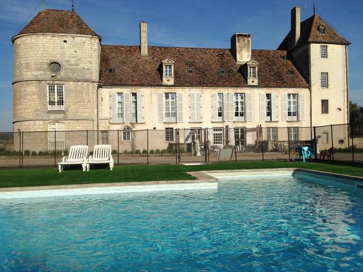 Hôtel pour 2 personnes, avec jardin ainsi que terrasse et piscine à Boncourt-le-Bois