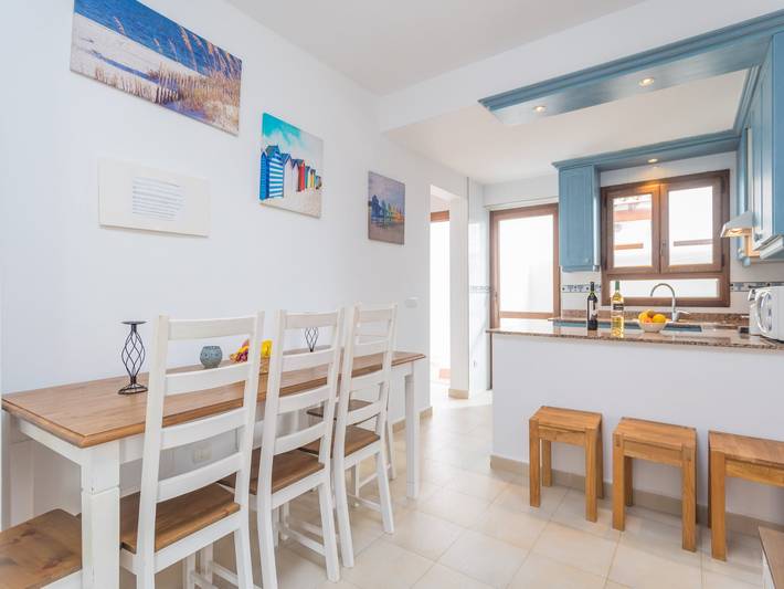 Hütte für 6 Personen, mit Balkon/Terrasse und Balkon sowie Terrasse und Garten in Santanyí - 3
