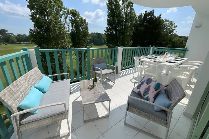 Appartement de vacances pour 6 personnes, avec piscine et balcon