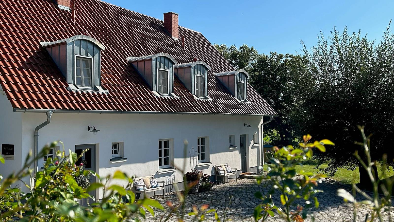 Holiday Home 'Hof Vilmnitz 22 B' with Private Terrace, Private Garden and Wi-Fi in Vilmnitz, Putbus