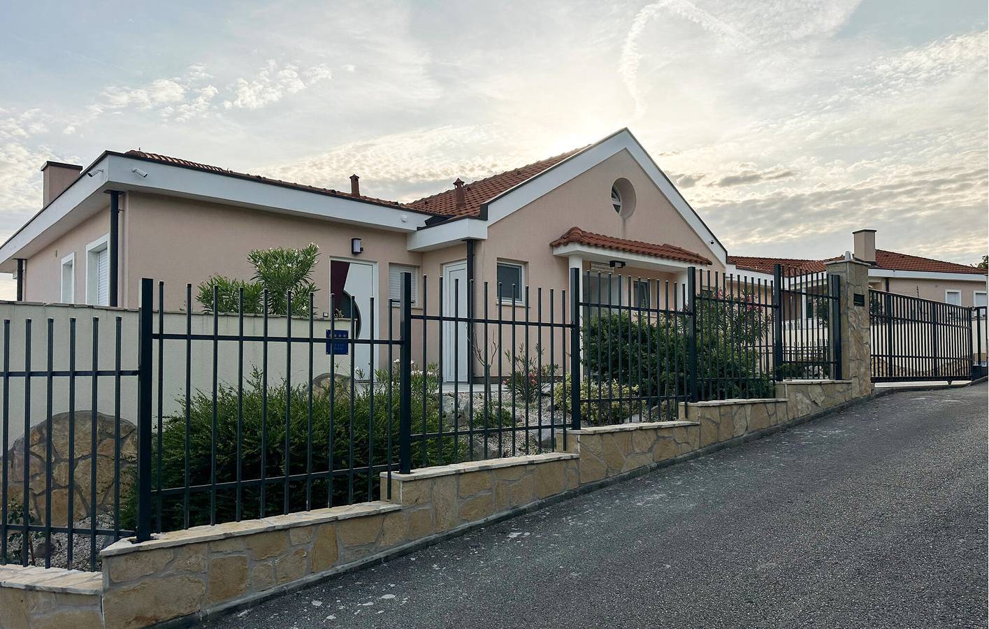 Gemütlich, 1,5 km vom Strand entfernt: Modernes Apartment mit Terrasse und Annehmlichkeiten in Crikvenica, Primorje-Gorski Kotar