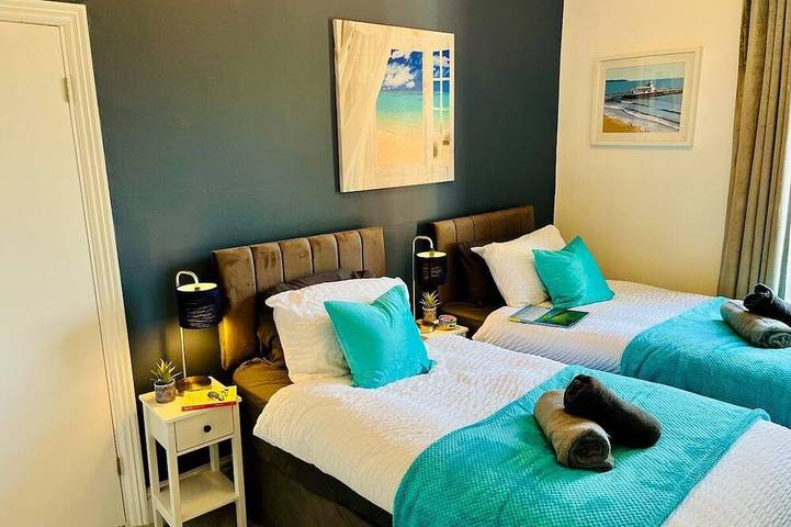 For a Lovely Stay in Preston Sleeps 7 with Parking in Preston, Lancashire