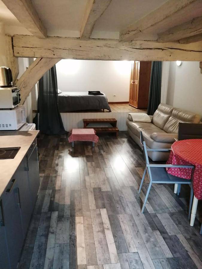 Gîte pour 2 personnes, avec terrasse, animaux acceptés à La Ferté-Bernard - 2