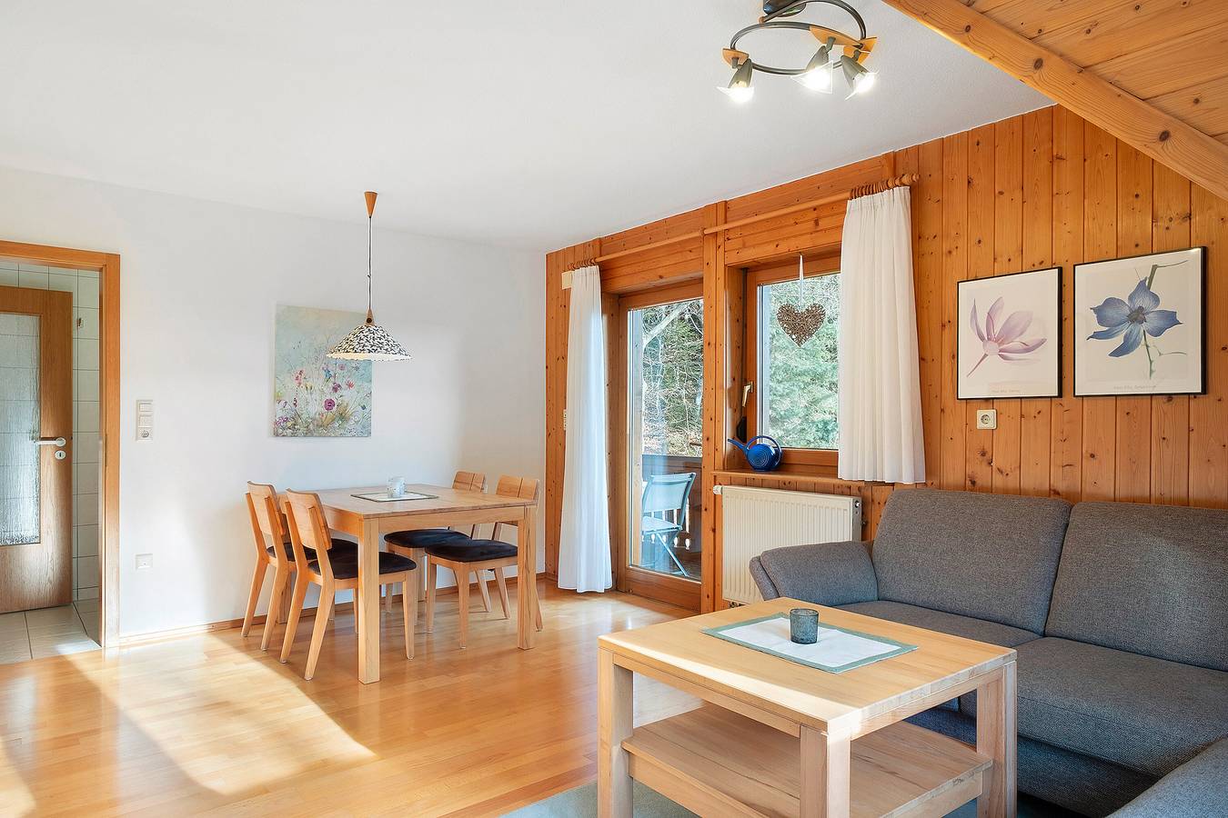 Entire apartment, Apartment 'Wiesenblick' with Shared Terrace, Shared Garden and Wi-Fi in Schramberg, Central Black Forest