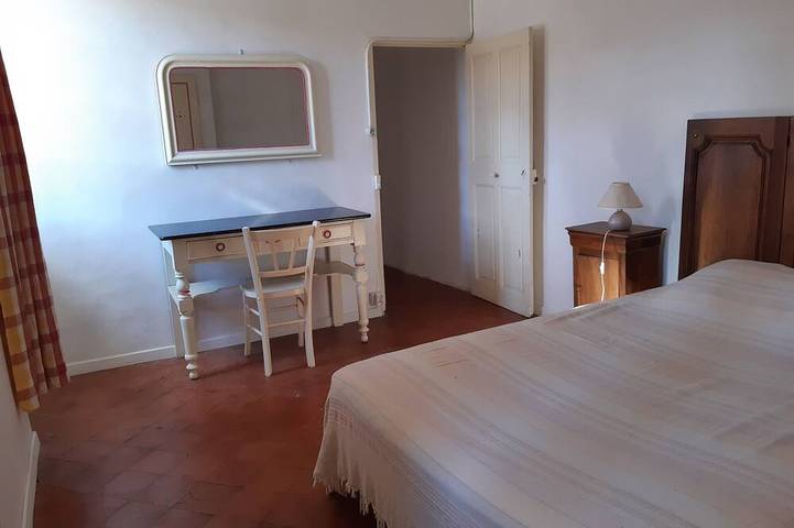 Gîte pour 4 personnes, avec jardin à Ginasservis - 3