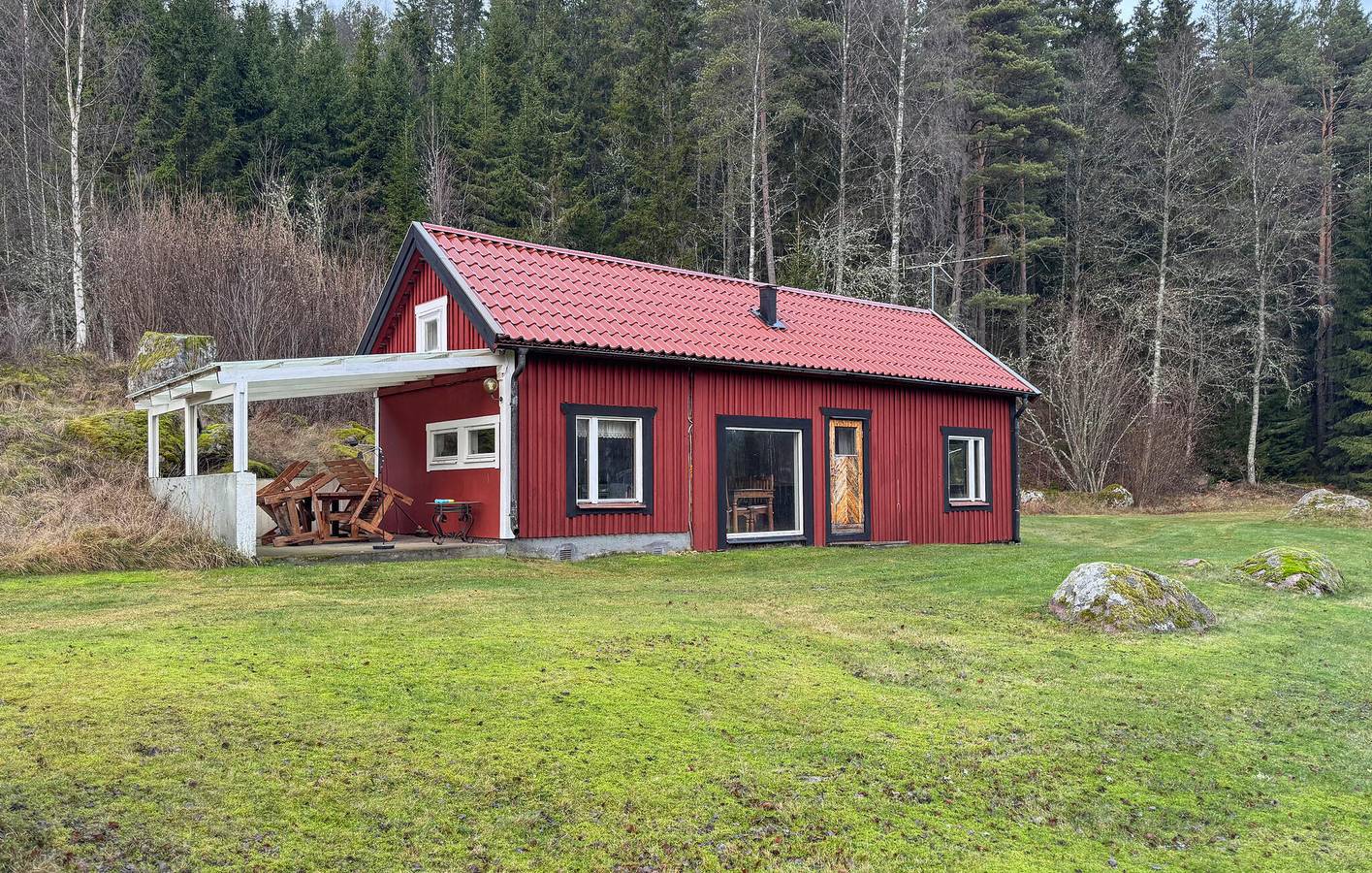 Hus för 4 Personer, med sjöutsikt samt trädgård och terass
