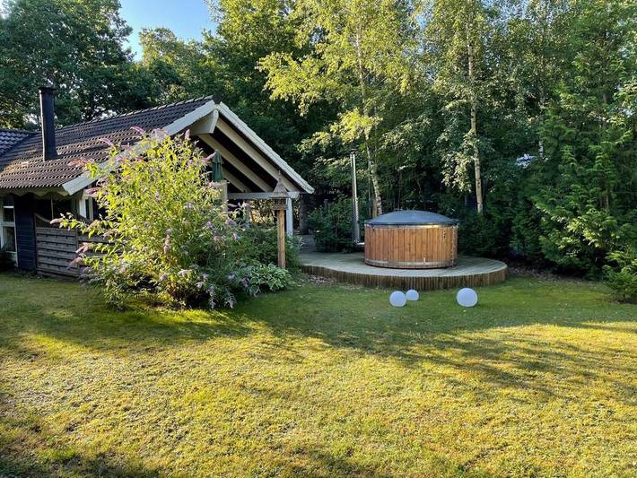 Modernes Ferienhaus mit Wildnis Bad inmitten der wunderschönen Natur von Djursland in Rønde, Djursland