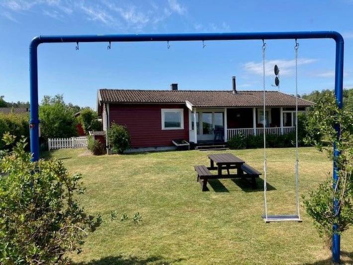 Hus för 8 Personer med sjöutsikt in Tibro, Västergötland