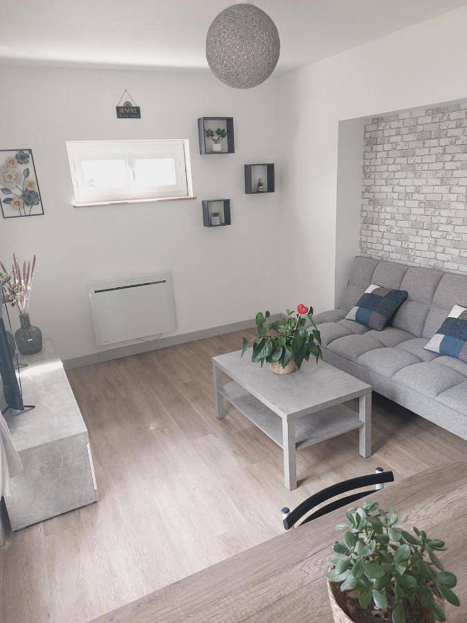 Gîte pour 3 personnes, avec terrasse et jardin dans Le Mesnil Germain