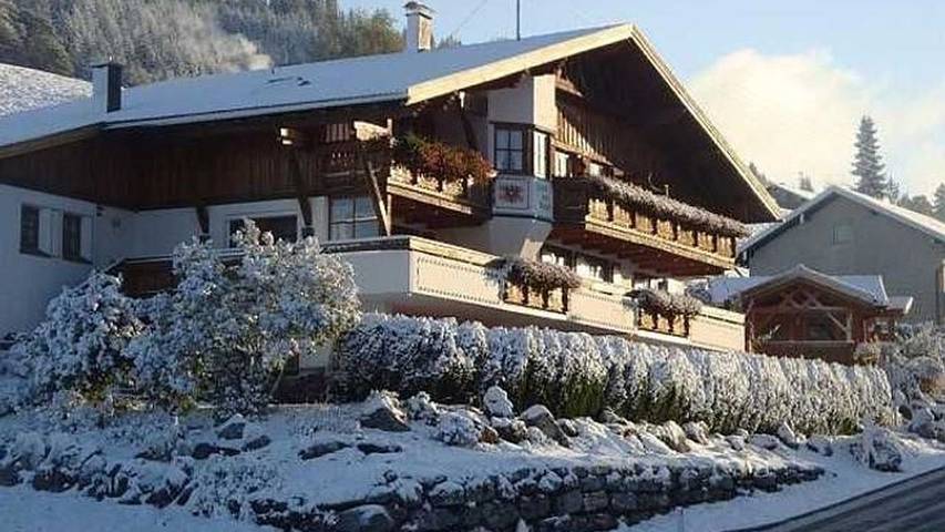 Vakantiewoning voor 2 personen, with uitzicht and balkon as well as sauna in Jungholz