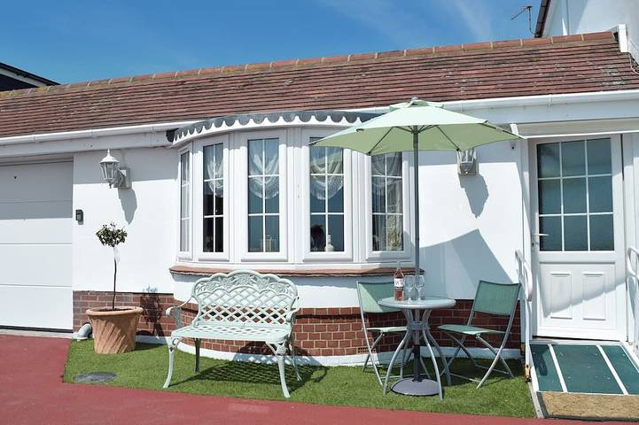 Bungalow for 4 people, with garden in Essex