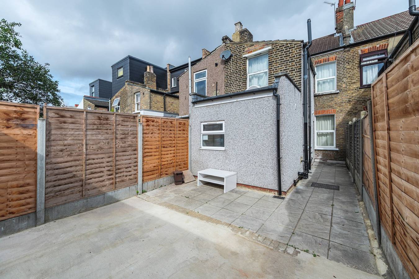 House - Sleeps 8 - Garden - Short Walk to Station in Waltham Forest, London