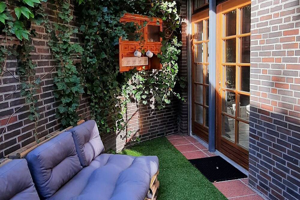 Ganze Wohnung, Romantik am See - nahe Berlin. Ungewöhnlich und verträumt mit Terrasse für Zwei in Zeuthen, Dahme-Spreewald