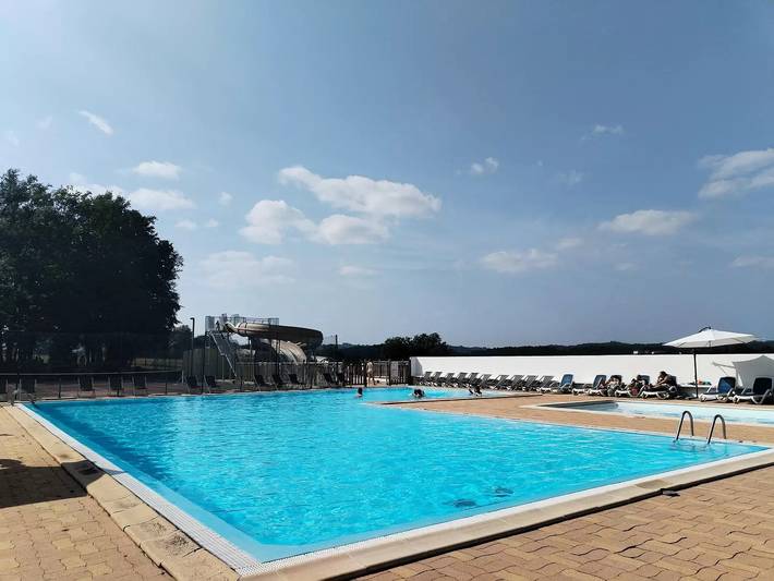 Camping pour 5 personnes, avec Terrasse et Piscine à Carsac-Aillac