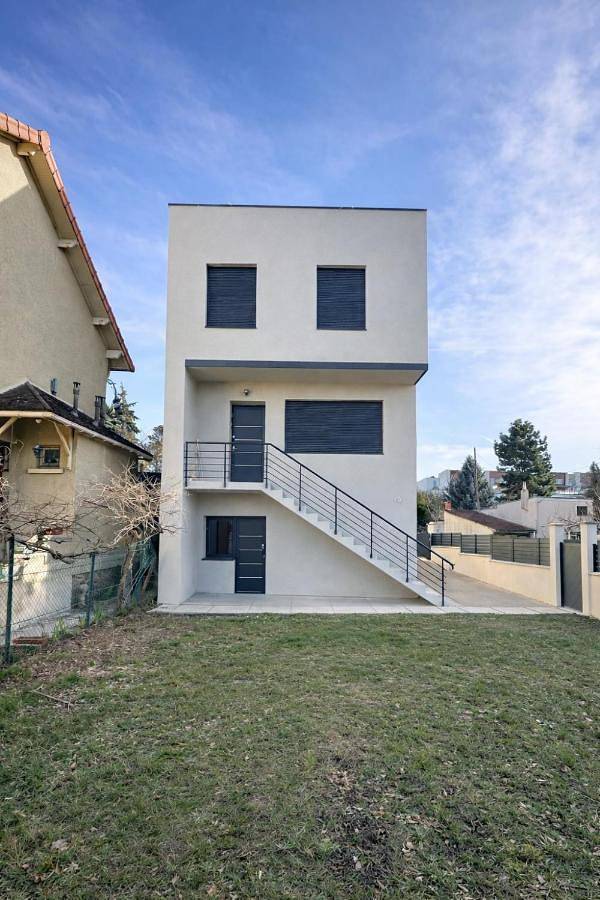 Gîte pour 11 personnes, avec vue et jardin à Cachan