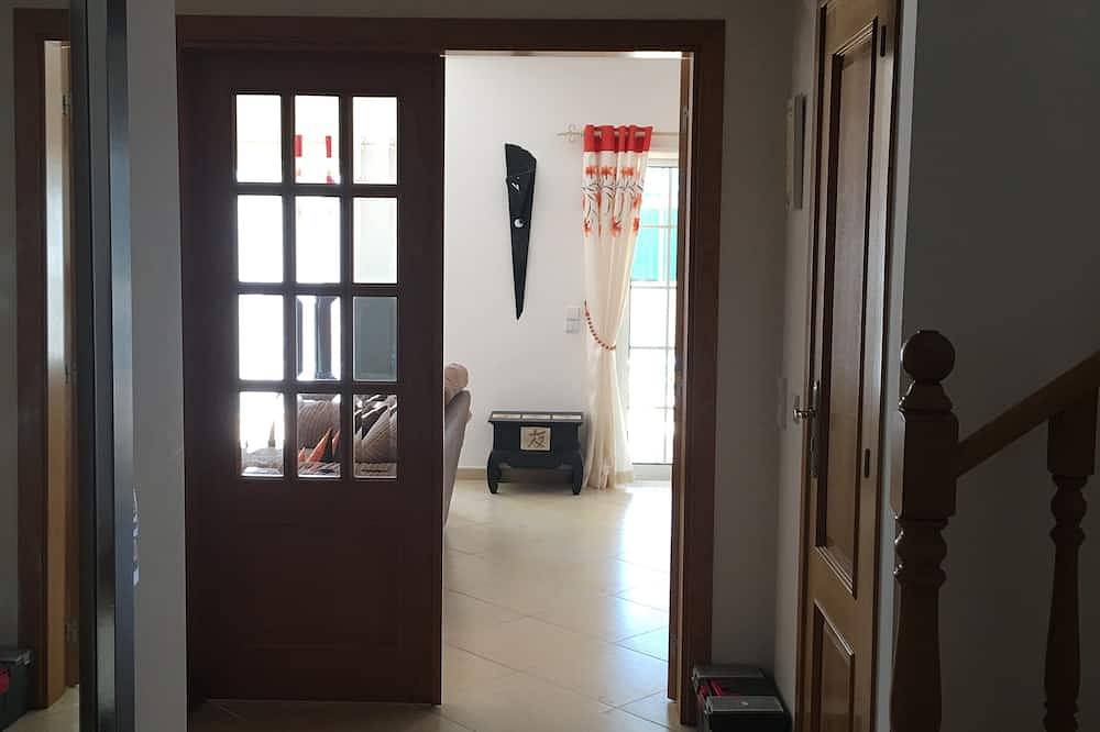 En imponerende villa med privat basseng, aircondition, omfattende hager + gratis Wifi in Ferragudo, Faro-distriktet
