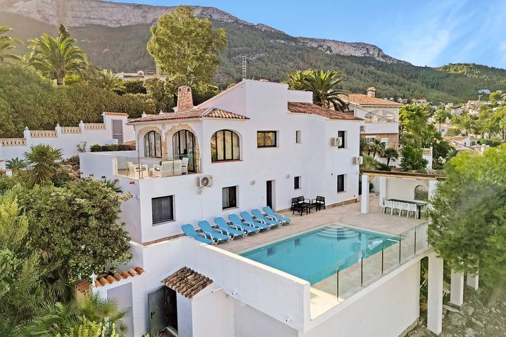 Casa de vacaciones para 10 personas, con Jardín en Montgó