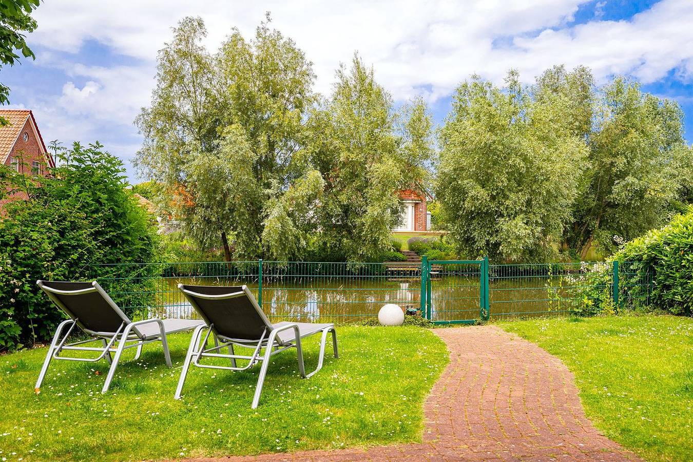 Ferienhaus "Sielstern" direkt am Wasser! in Greetsiel, Krummhörn