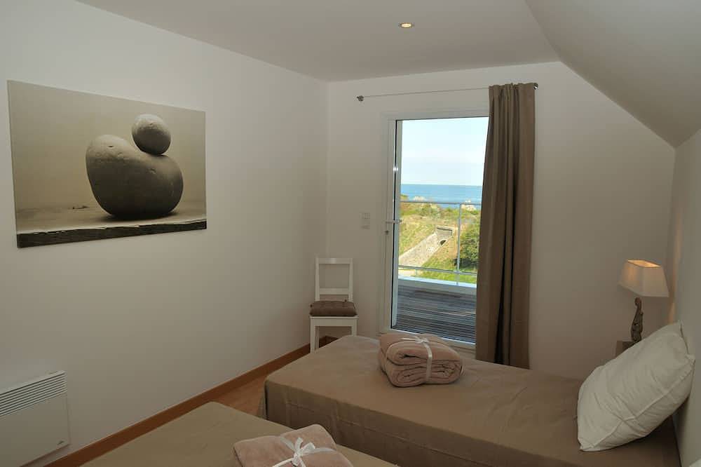 Ewa Roscoff Villa met uitzicht op zee en een verwarmd zwembad in Roscoff, Ceinture Dorée