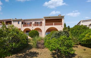 Gîte pour 8 personnes, avec jardin et terrasse dans Plage de Lava