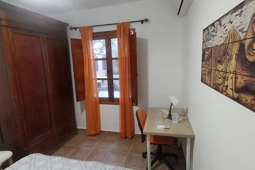 Room with pool and patio in a shared house in Murcia, Murcia Inland