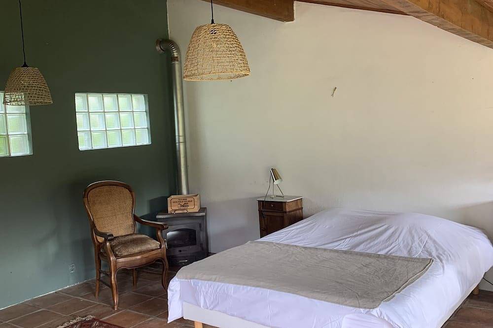 Maison Landaise sleeps 10 Airial swimming pool tennis bowling green near lake & ocean in Ychoux, Landes
