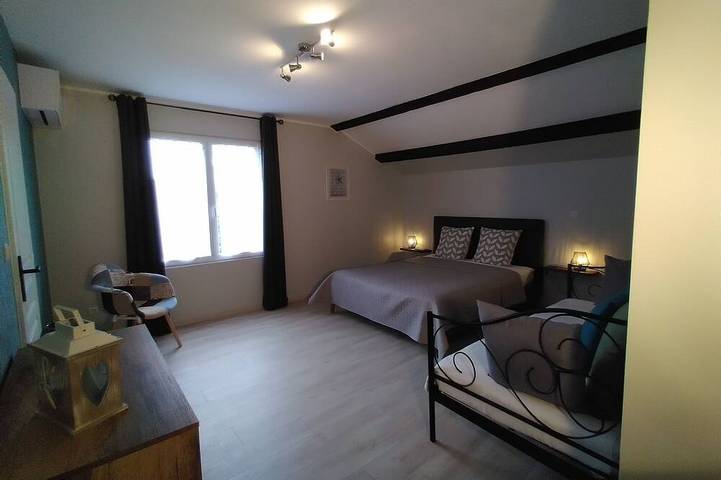 Location de vacances pour 4 personnes, avec terrasse et jardin à La Tour-sur-Orb - 2