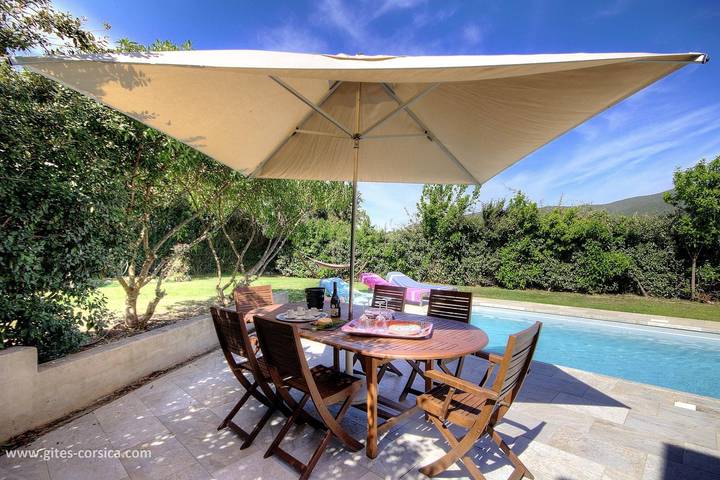Gîte pour 8 personnes, avec Terrasse et Jardin ainsi que Piscine et Vue à Palasca - 3