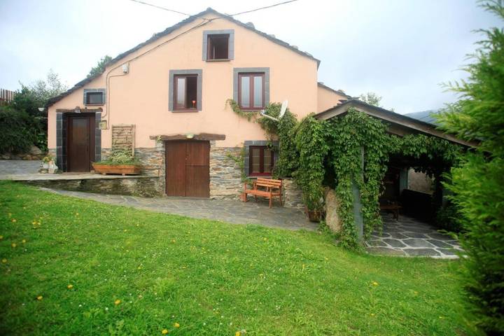 Casa rural para 2 personas, con Terraza además de Jardín y Vistas en Pesoz - 2