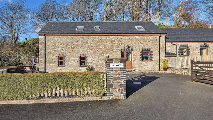 Holiday rental for 7 people, with garden in Mid-Wales