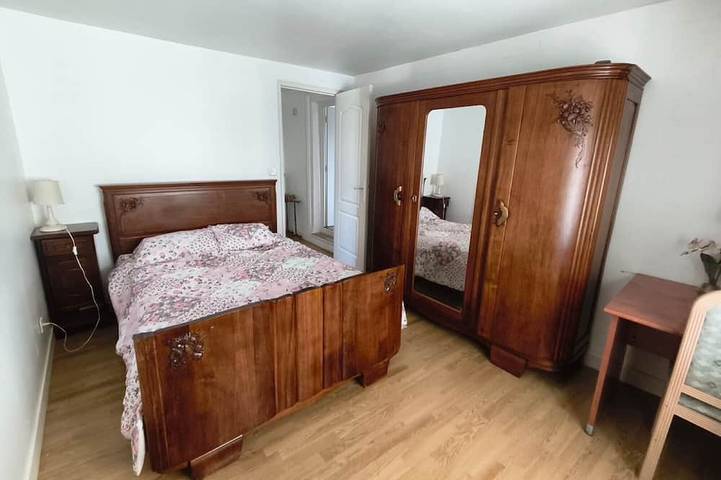 Gîte pour 10 personnes, avec jardin à Saint-Georges-de-Baroille - 2