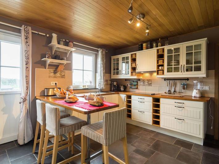 Location de vacances pour 8 personnes, avec jardin ainsi que sauna et terrasse à Doische - 4