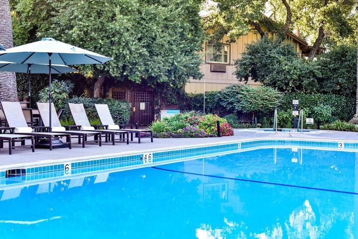 Hôtel pour 2 personnes, avec jardin ainsi que piscine et jacuzzi