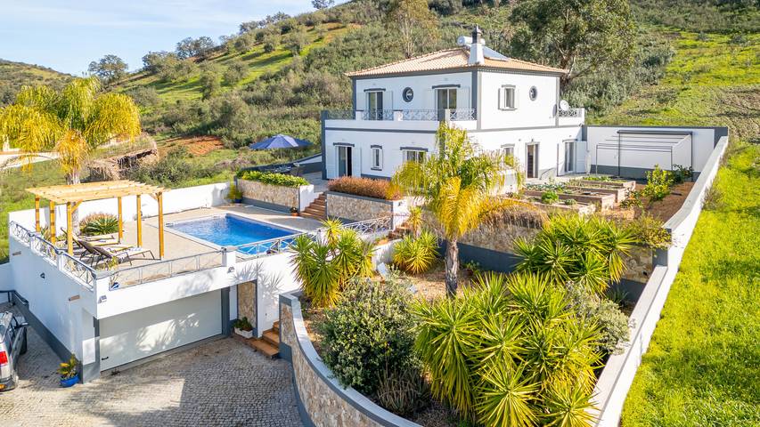 Location de vacances pour 9 personnes, avec balcon et jardin dans Santa Catarina da Fonte do Bispo