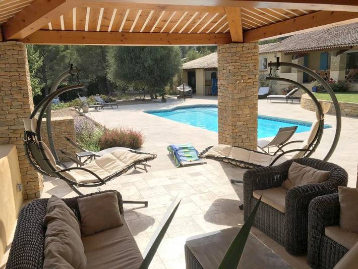 Appartement de vacances pour 4 personnes, avec Terrasse et Jardin ainsi que Piscine et Vue