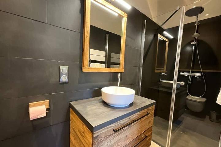 Chalet pour 2 personnes, avec Jacuzzi et Jardin ainsi que Piscine et Sauna à Rochesson - 3