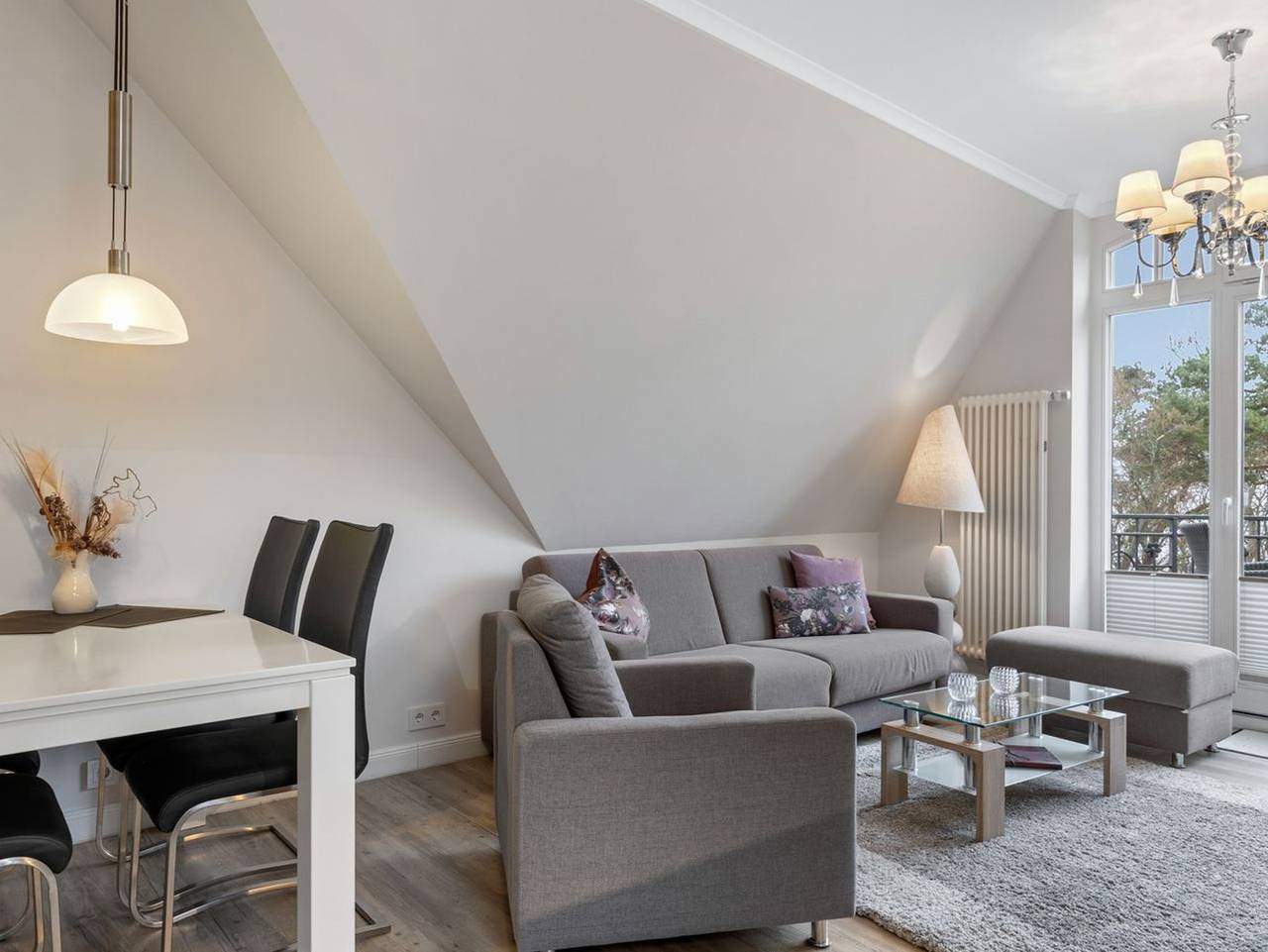 Ganze Ferienwohnung, Villa Löwenstein - Exklusives, hochwertiges Ferienapartment mit zwei Balkonen - nur 60 m zum Strand in Kühlungsborn Weststrand, Kühlungsborn