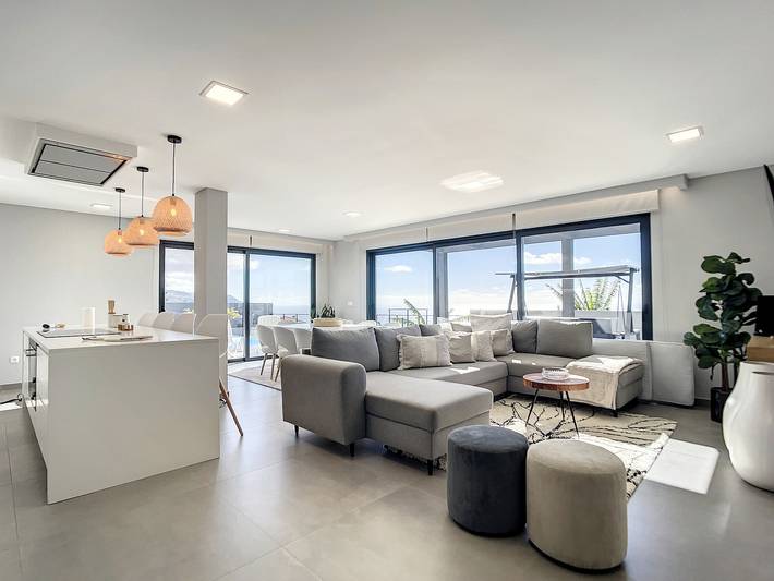 Location de vacances pour 8 personnes, avec piscine ainsi que jardin et vue sur l’océan dans Estreito da Calheta - 3