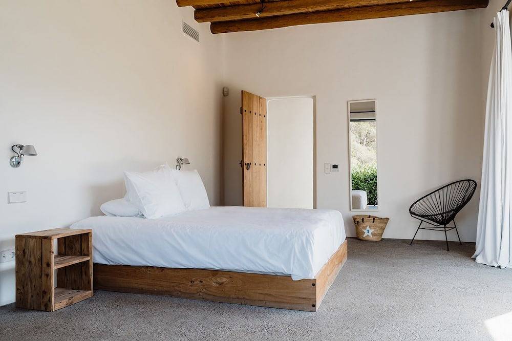 Can Terra - Seis Habitaciones Villa, Capacidad 12 in San Miguel de Balansat, San Juan Bautista