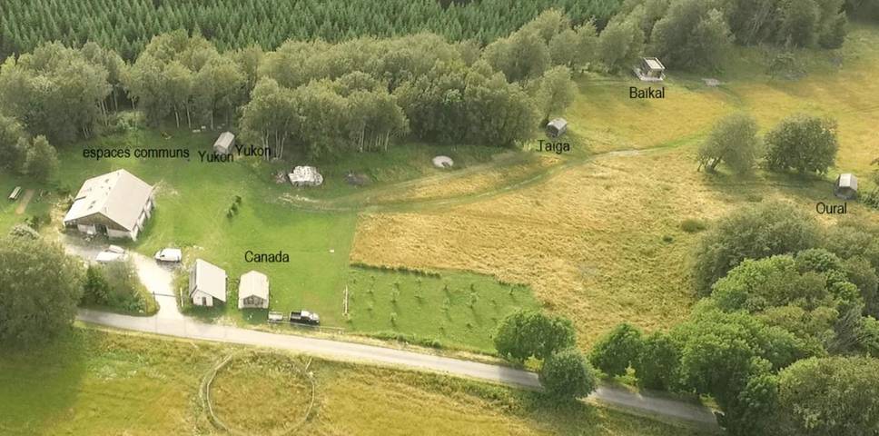 Camping für 5 Personen, mit Terrasse und Garten sowie Ausblick in Drôme
