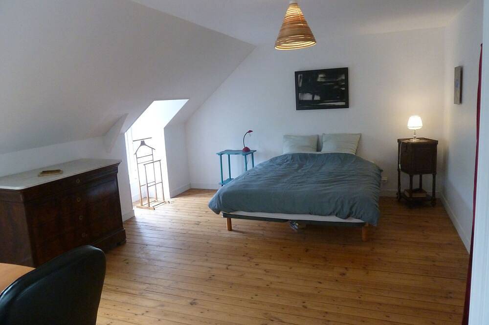 Bright house near the Rance - 3 bedrooms, master suite, south-facing courtyard in Pleudihen-sur-Rance, Región de Dinan