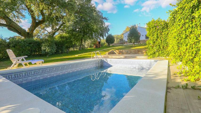Maison de vacances pour 4 personnes, avec terrasse ainsi que piscine et jardin - 1