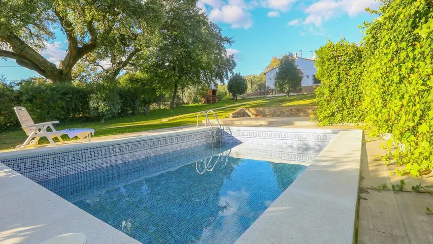 Casa de vacaciones para 4 personas, con terraza además de piscina y jardín - 1