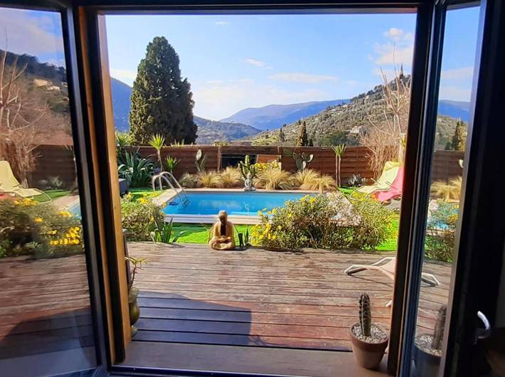 Location de vacances pour 6 personnes, avec piscine ainsi que jardin et vue à Levens - 4