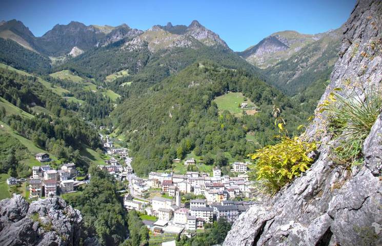 Location de vacances pour 2 personnes, avec Terrasse et Vue à Ornica