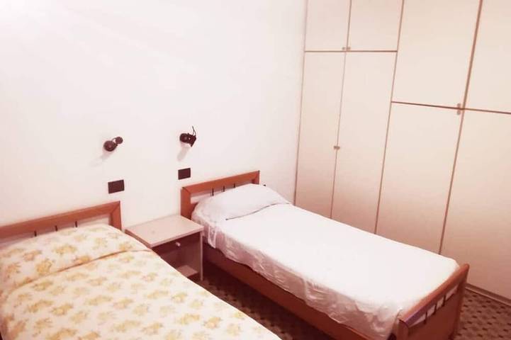 Villa für 10 Personen, mit Garten und Balkon auf La Maddalena - 4